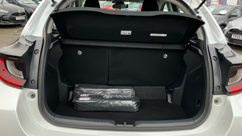 Toyota Yaris 1.5 Hybrid Icon 5dr CVT Hybrid Hatchback